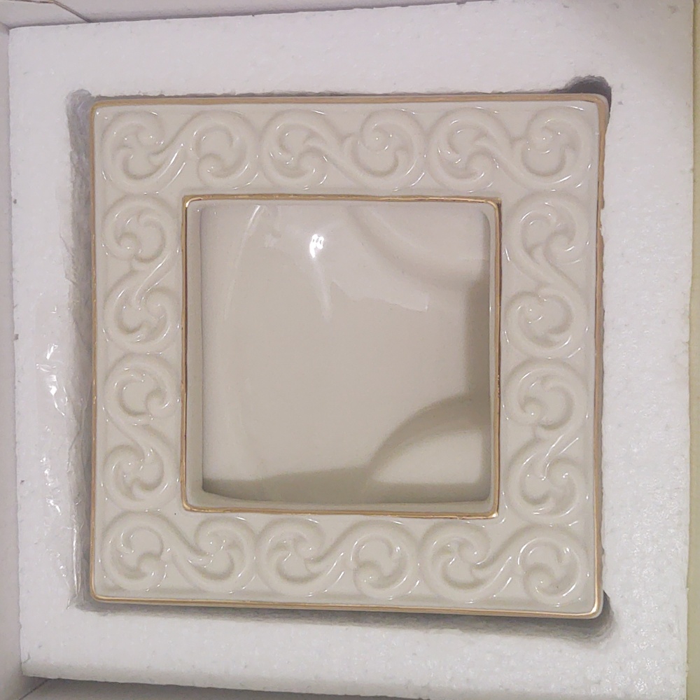 4 3/4" Lenox Carved Scroll Square Frame - Picture 6 of 9